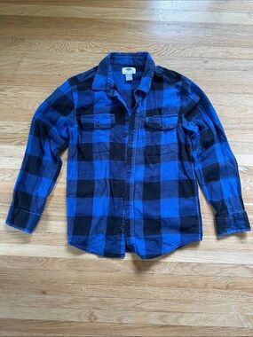 Old Navy boy's Blue and Black Plaid Flannel Shirt - Classic Button-Up